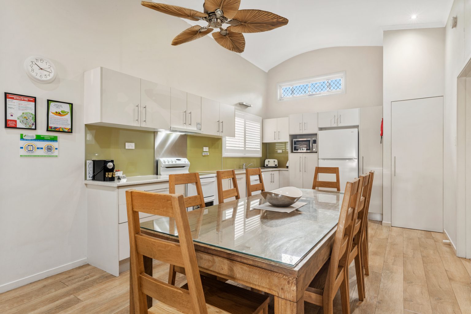 Poolview Condo Kitchen