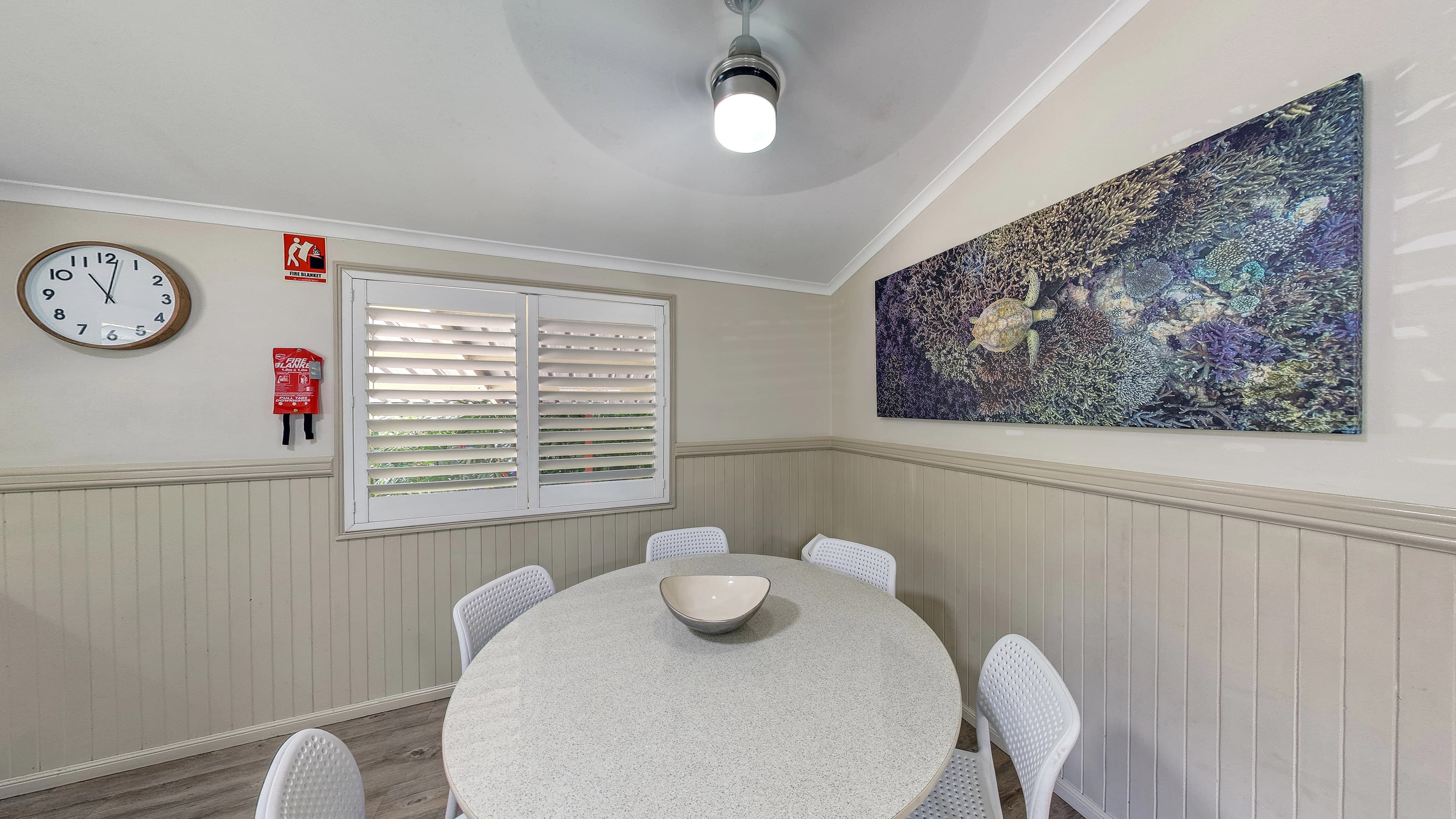 Holiday Cottage Dining(1)