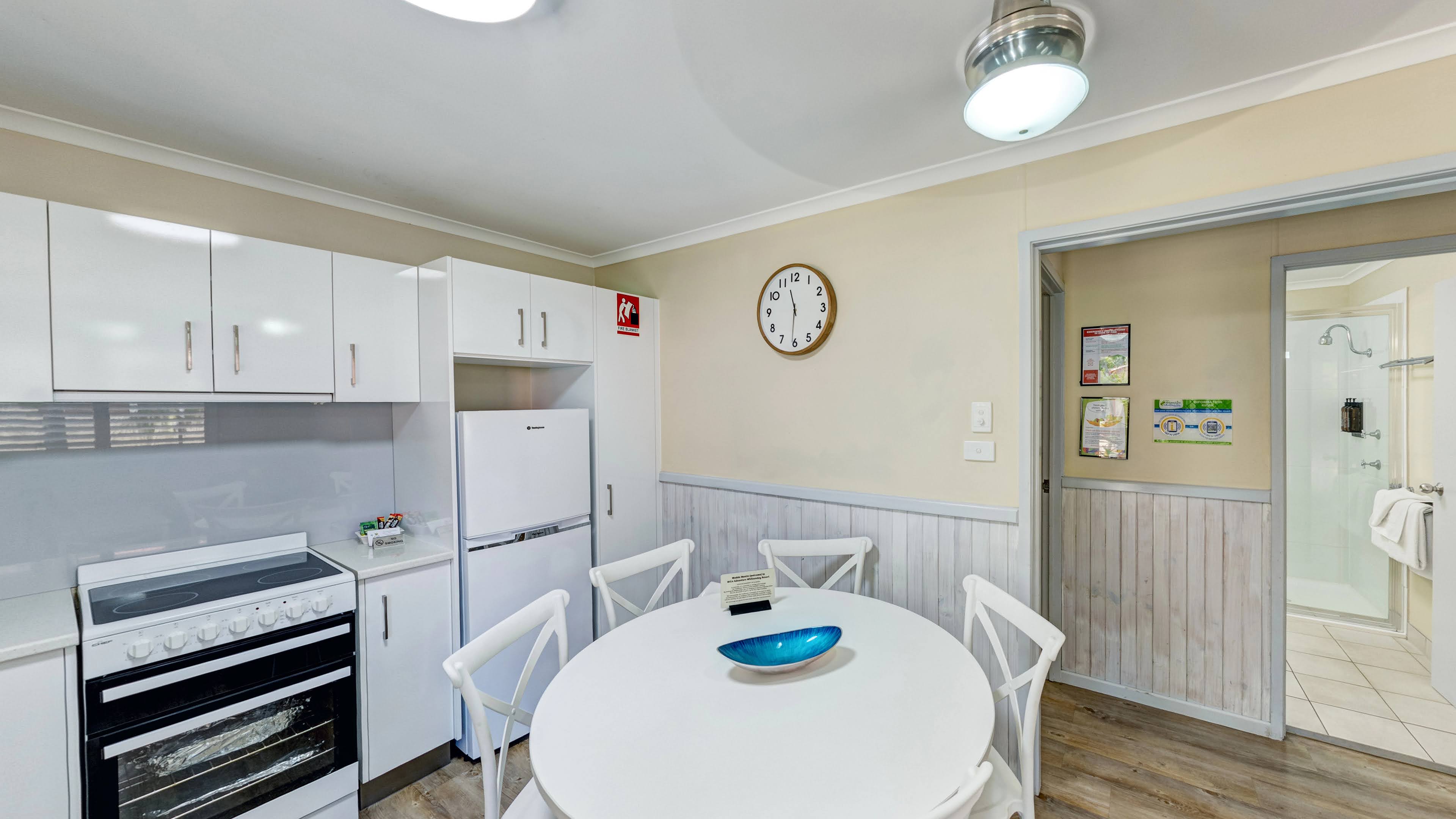 Holiday Villa Dining(1)