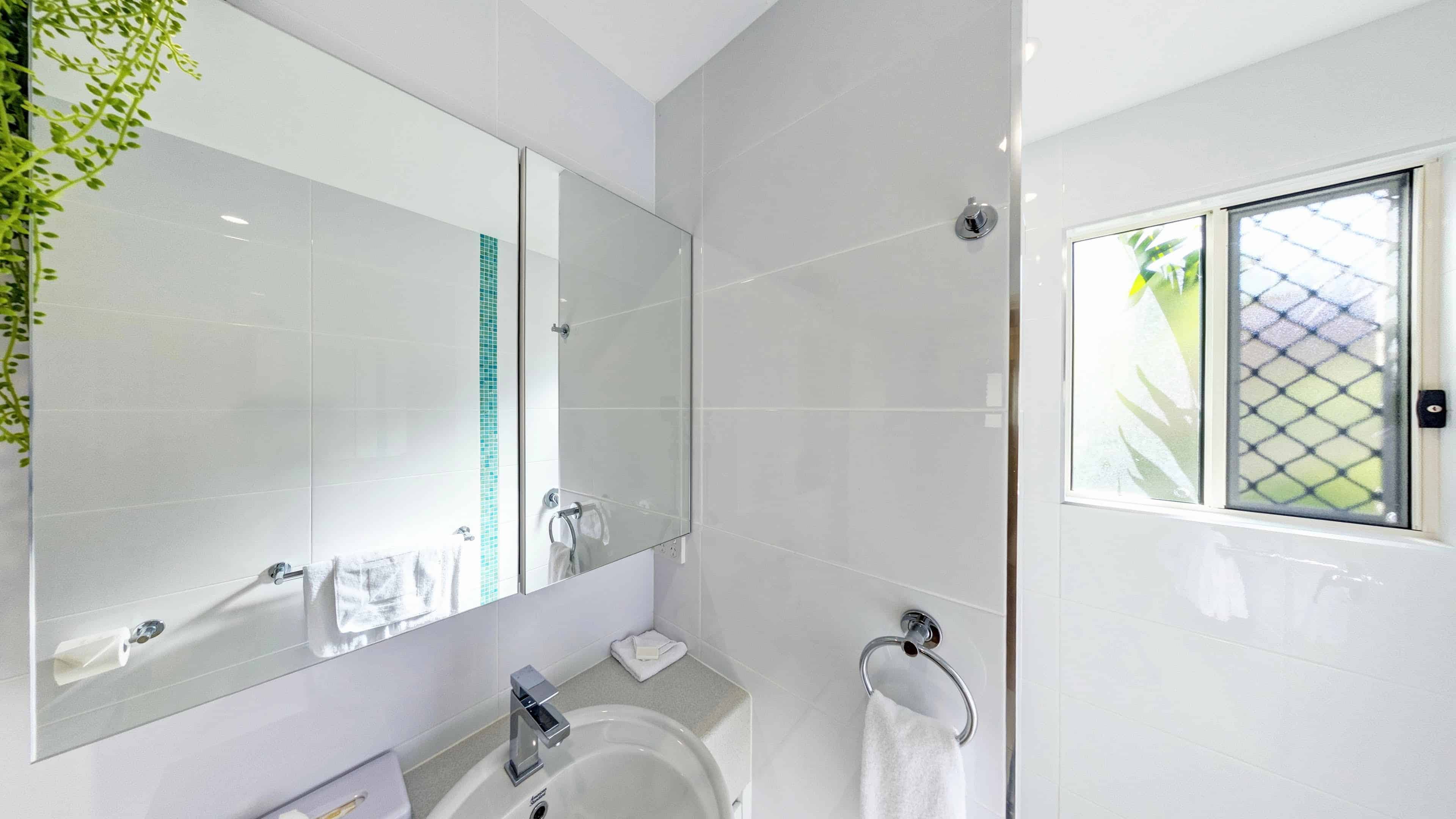 Premium Cottage Deluxe Bathroom